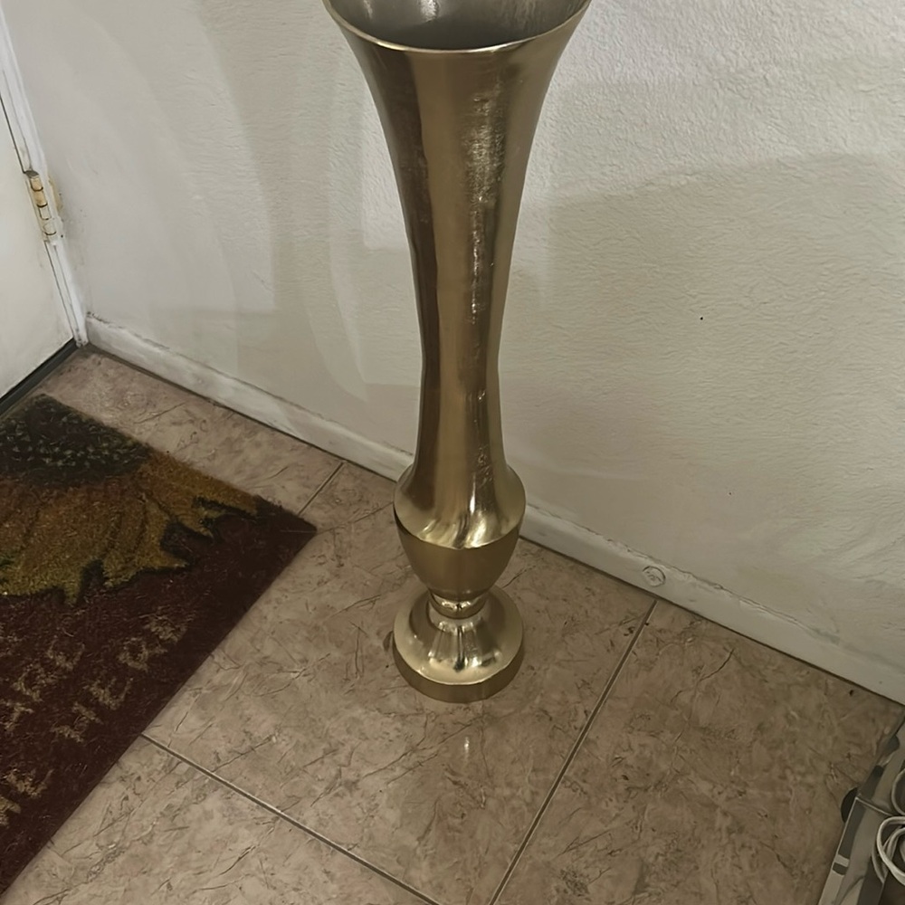 Elegant Gold Floor Vase